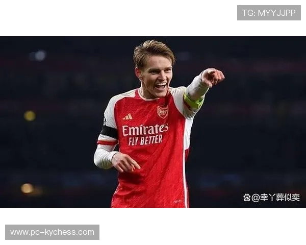 厄德高场边指挥，缺阵不减领袖作用