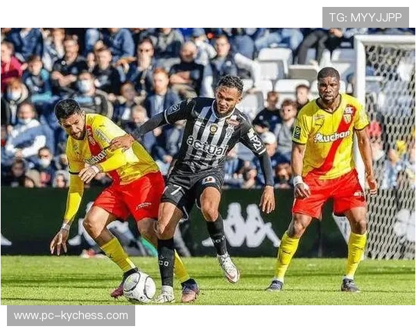 朗斯2-0尼斯，榜首球队主场强势延续五连胜